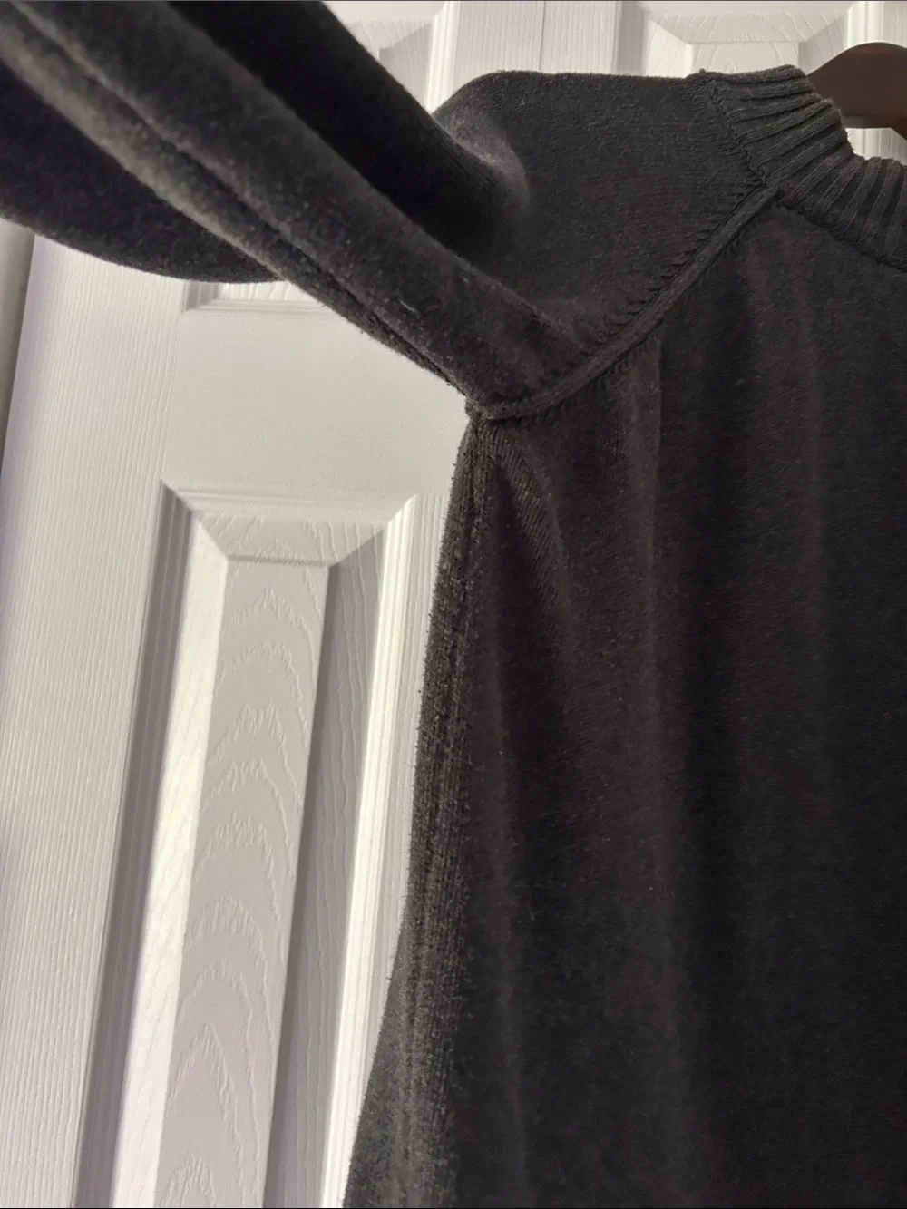 JEANNE PIERRE Dark Gray Ribbed Neck Knit Sweater